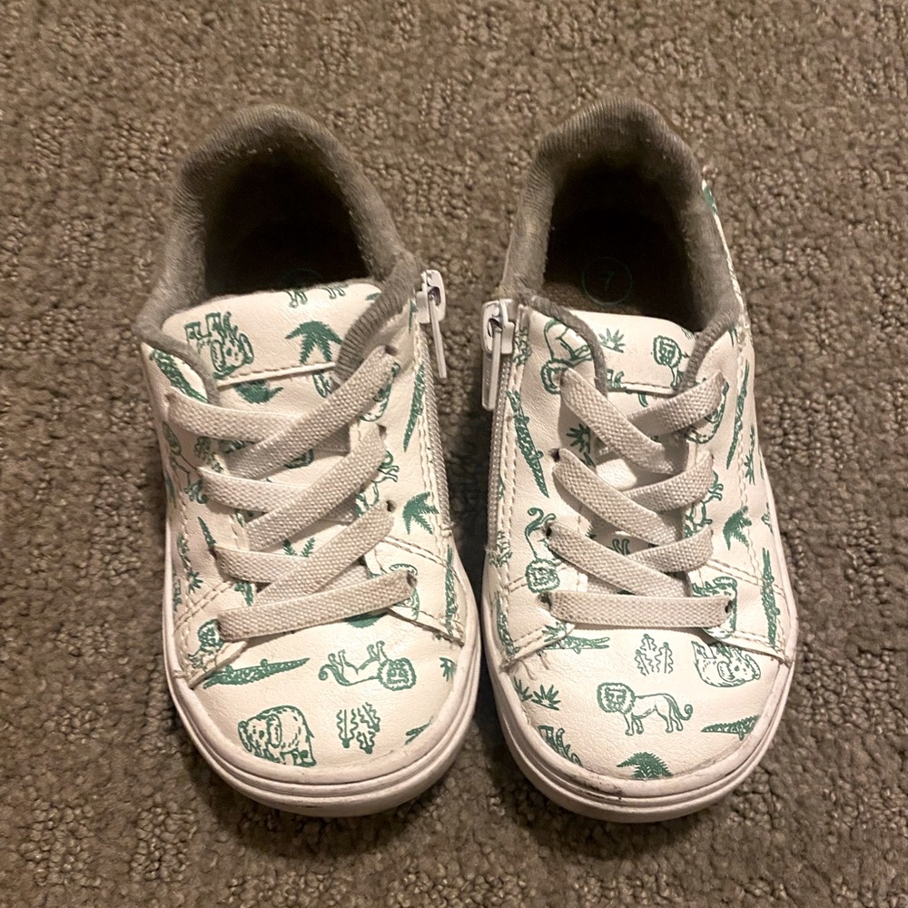 Toddler boys white slip on sneakers shoes sz6